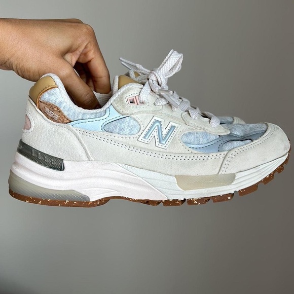 New Balance 992 Women’s MiUSA “Raw Silk” - Size 7 - Picture 2 of 2